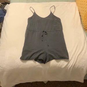 Cute gray romper size large brand is wishlist apparel